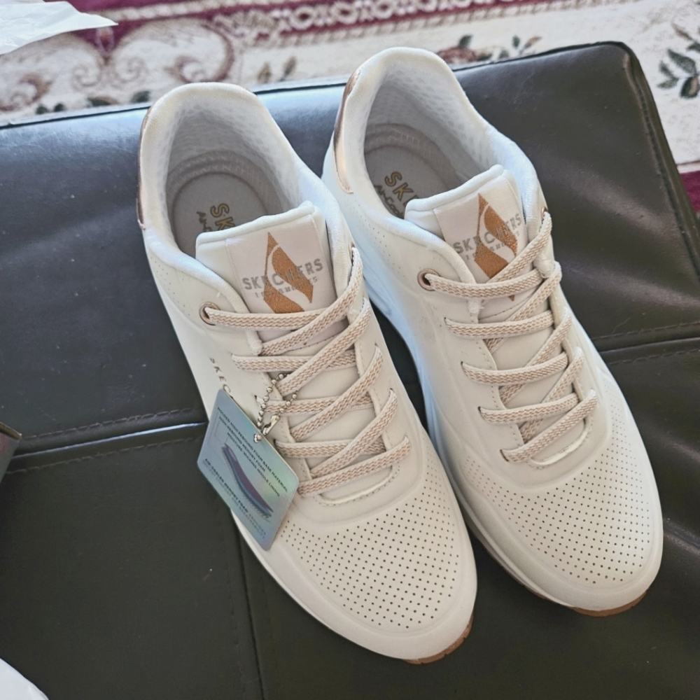 Skechers Street woman's sneakers, brand new in box.